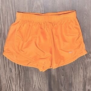 New Women's Nike Dri Fit Running Shorts Size M Peach Orange